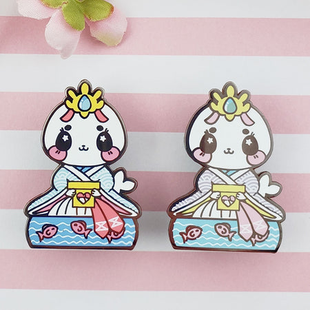 Lady Harp Seal: Girl's Day Animal Enamel Pins - Kittynaut